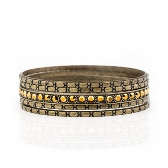 PAPARAZZI Glitzy Grunge Brass Bracelet - Picture 1 of 3